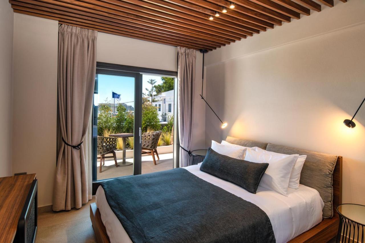 Uma Ray Suites Fira  Exteriör bild