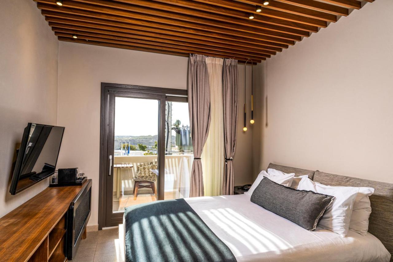 Uma Ray Suites Fira  Exteriör bild