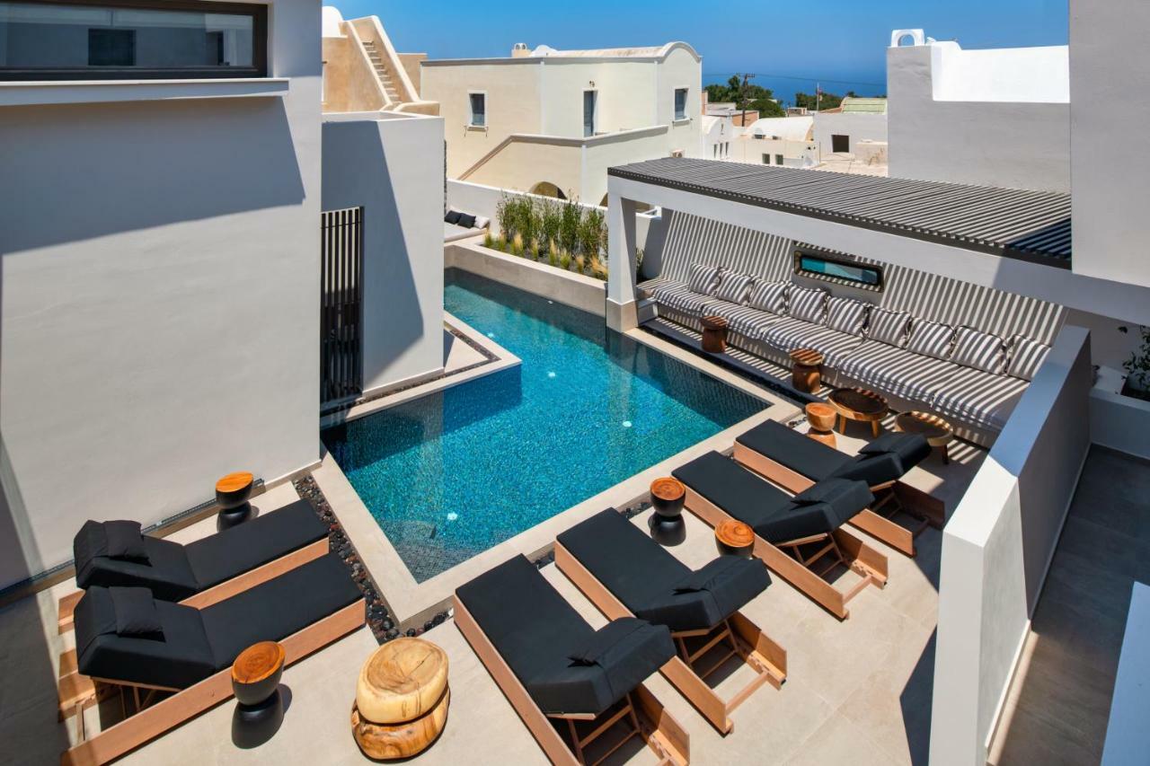 Uma Ray Suites Fira  Exteriör bild