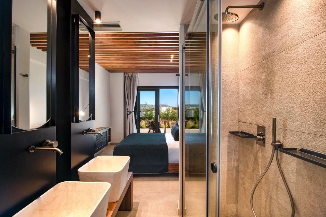 Uma Ray Suites Fira  Exteriör bild