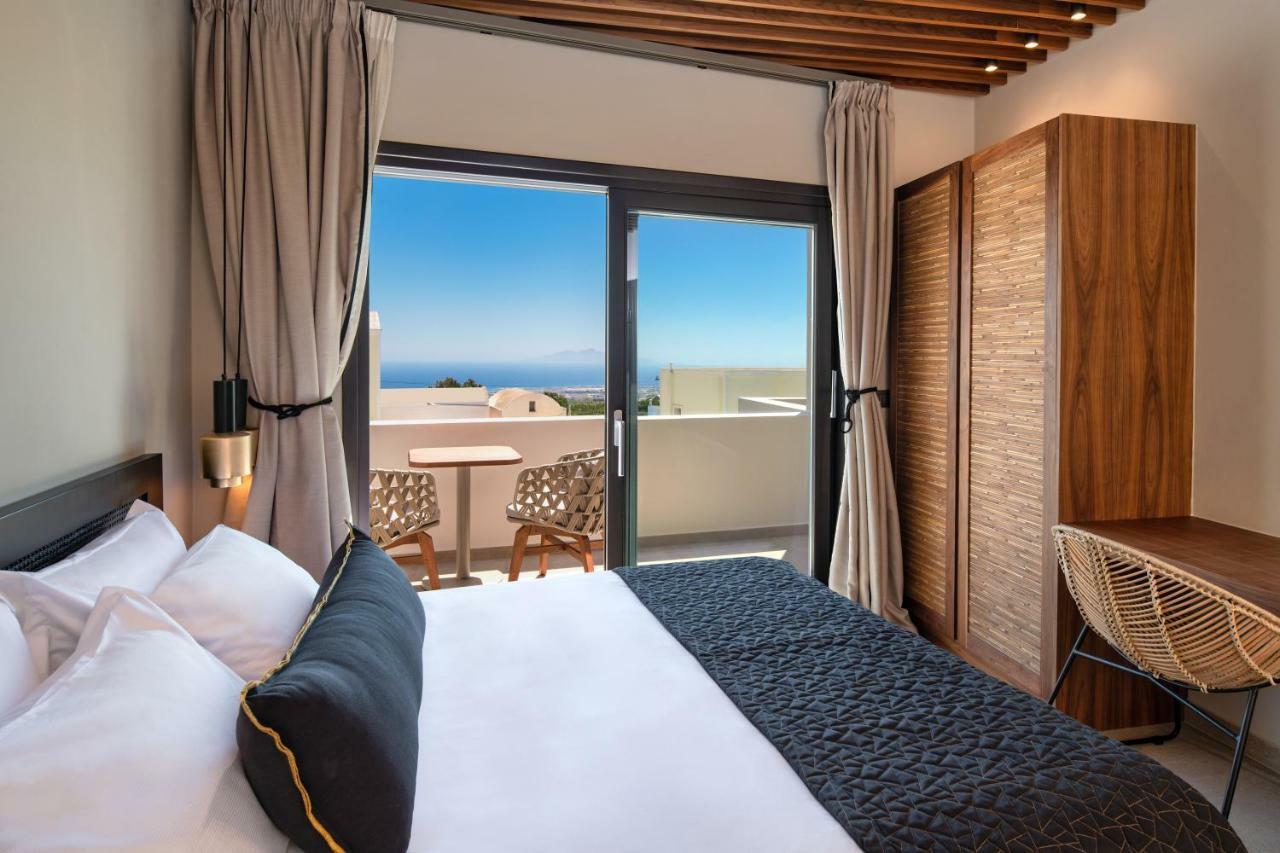 Uma Ray Suites Fira  Exteriör bild