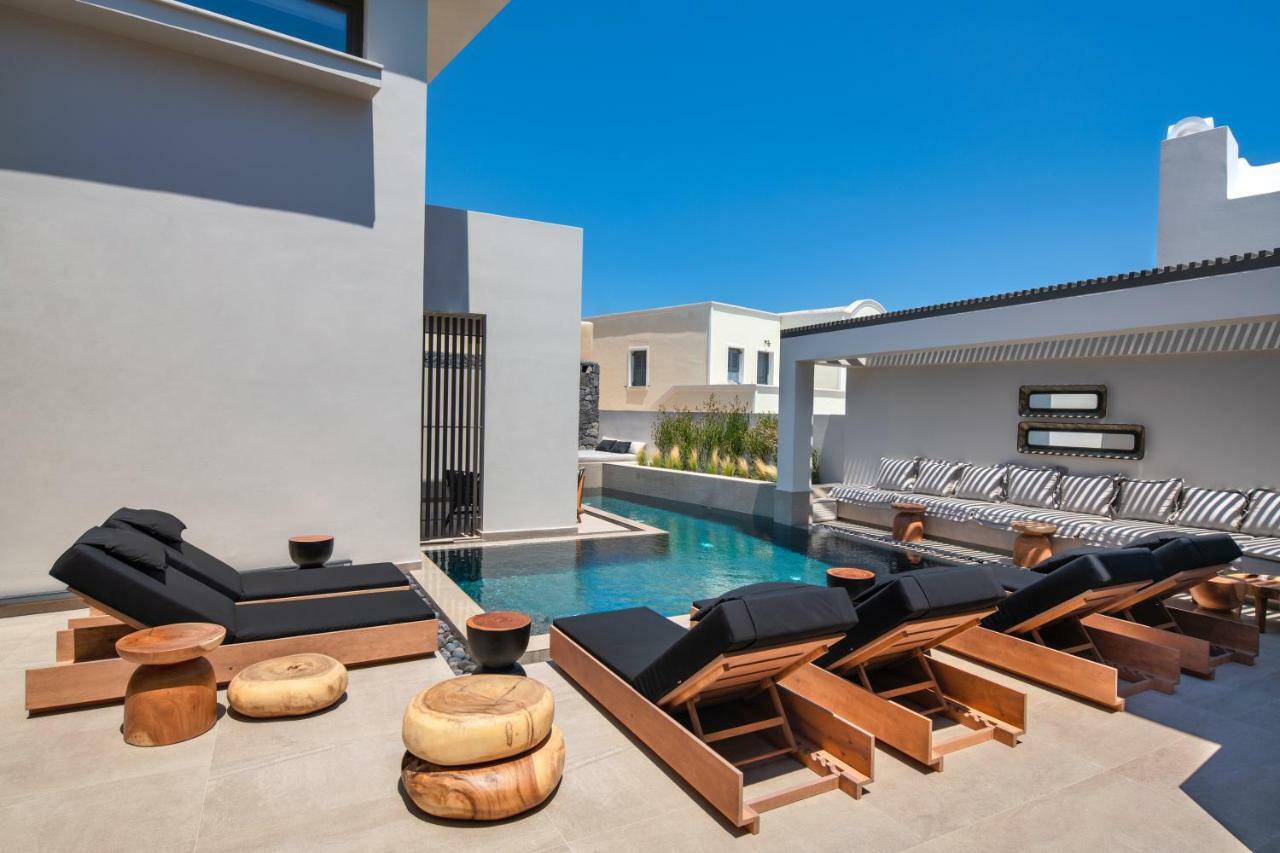 Uma Ray Suites Fira  Rum bild