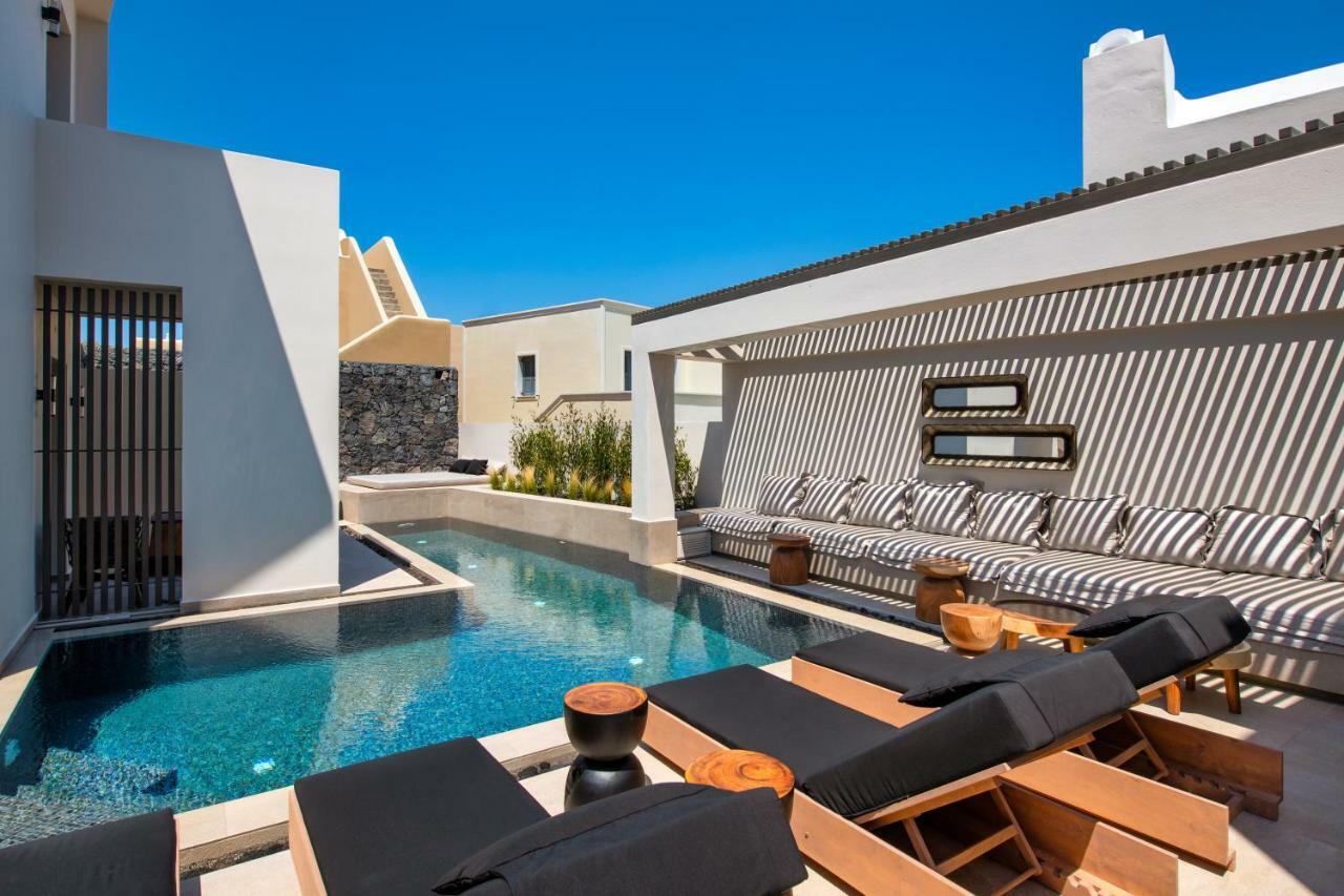 Uma Ray Suites Fira  Exteriör bild