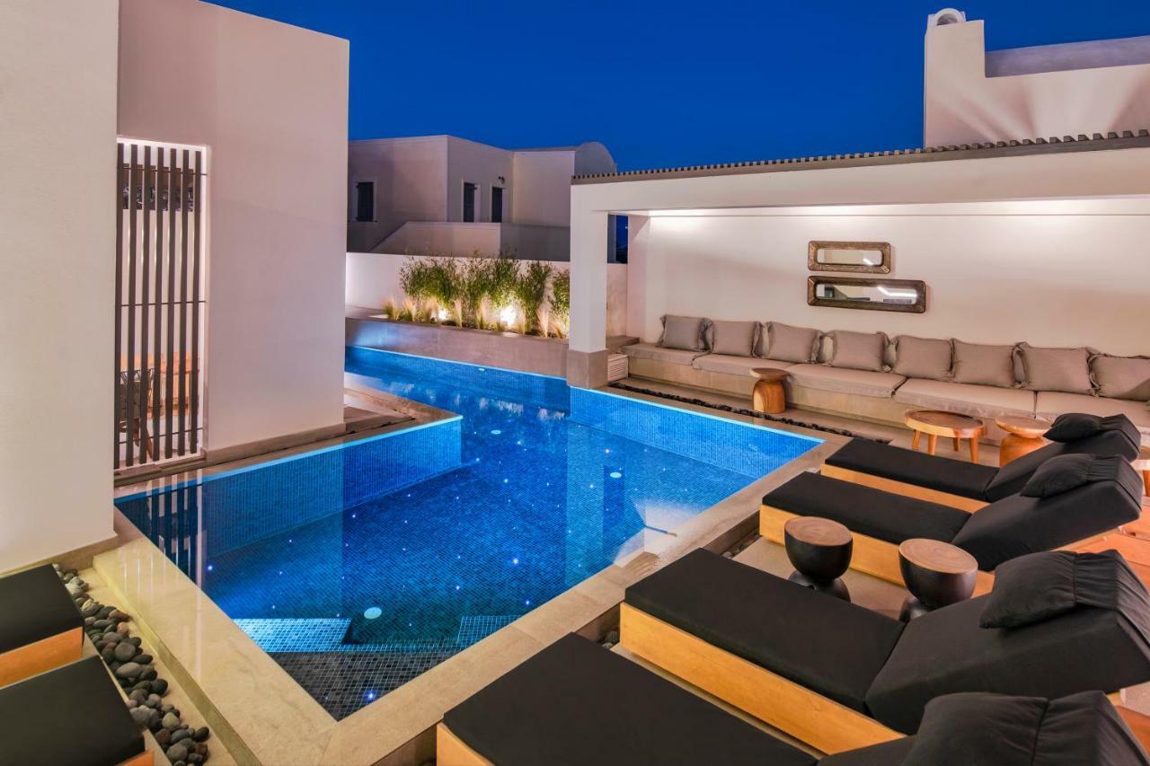 Uma Ray Suites Fira  Exteriör bild
