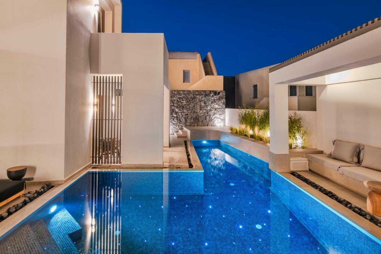 Uma Ray Suites Fira  Exteriör bild
