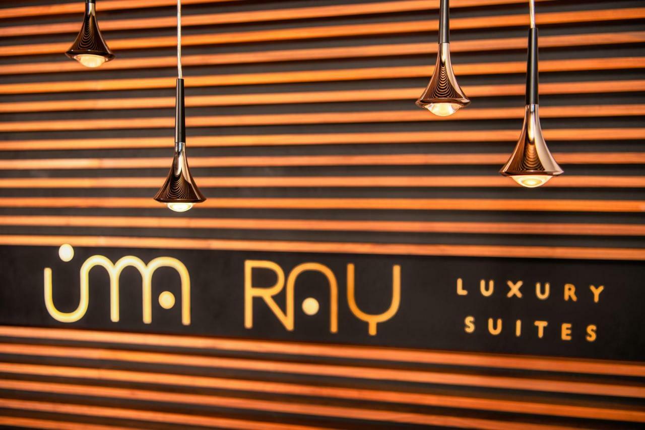 Uma Ray Suites Fira  Exteriör bild