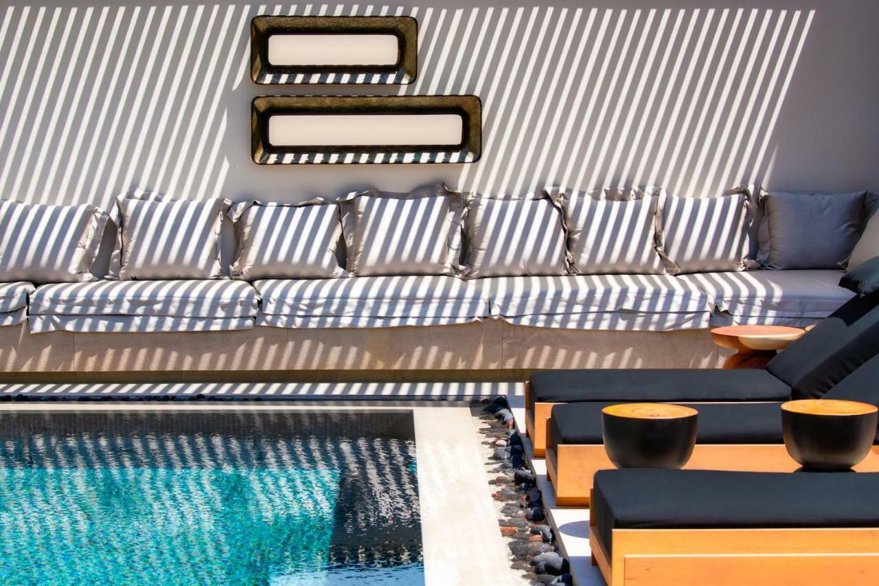 Uma Ray Suites Fira  Exteriör bild