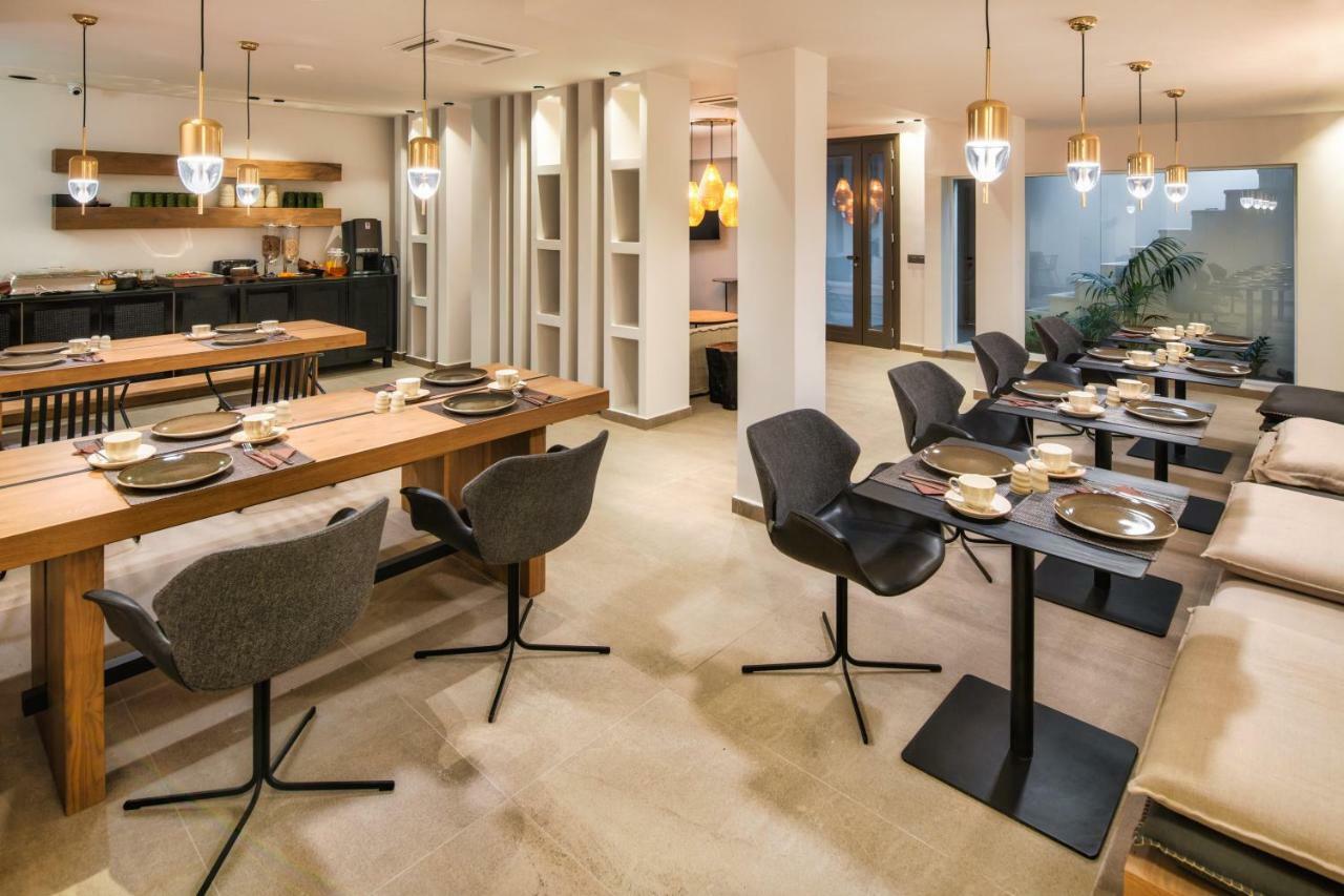 Uma Ray Suites Fira  Exteriör bild