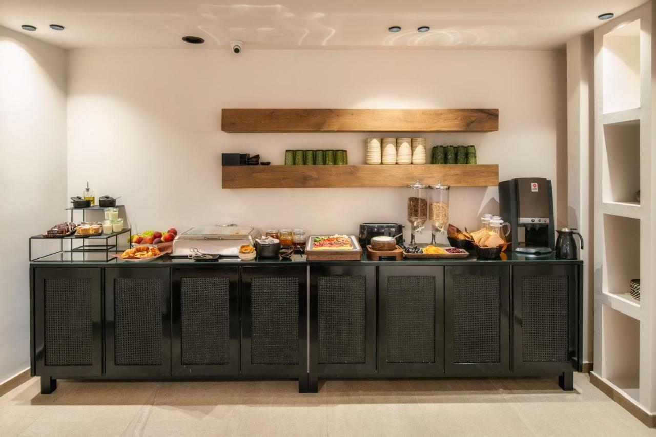 Uma Ray Suites Fira  Exteriör bild
