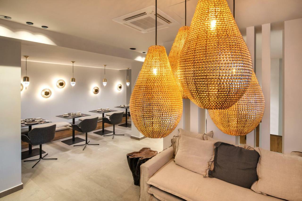 Uma Ray Suites Fira  Exteriör bild
