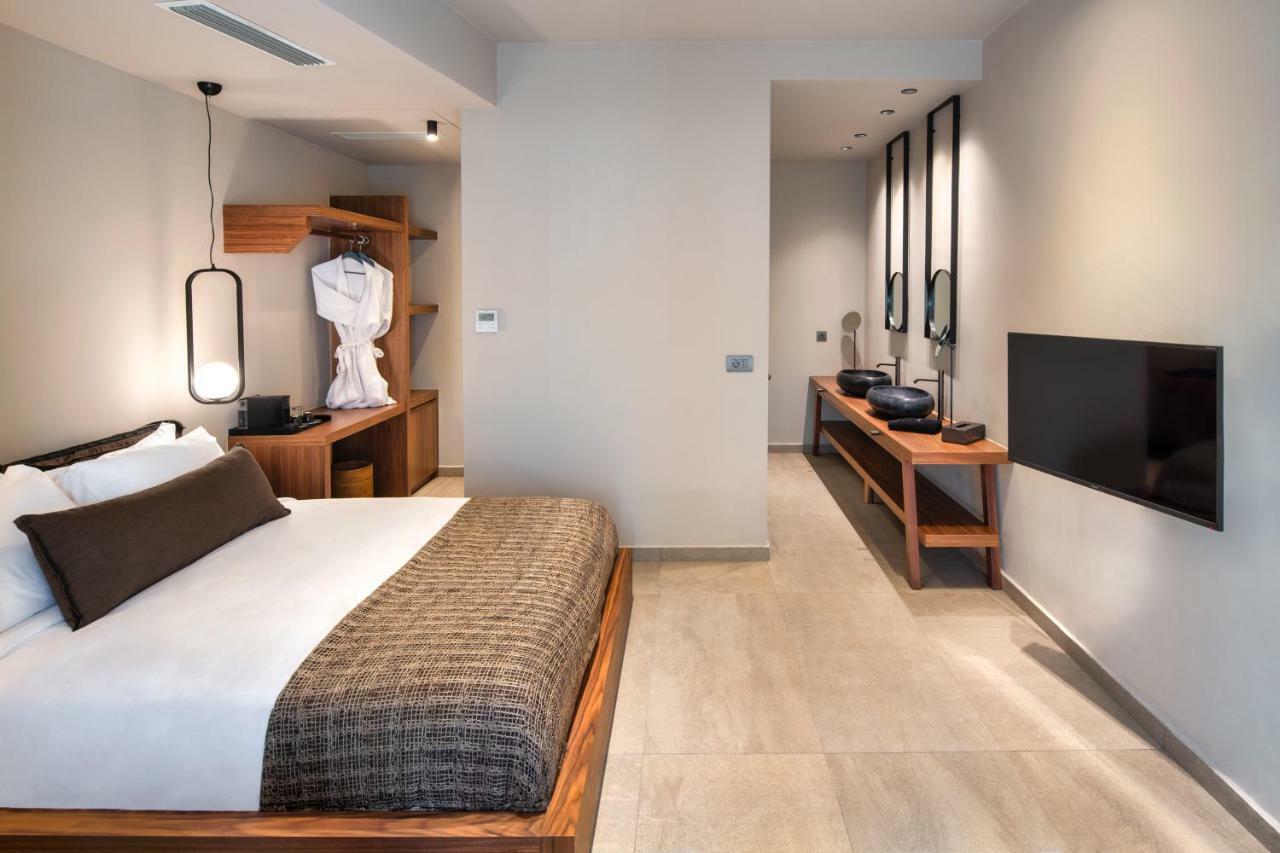 Uma Ray Suites Fira  Exteriör bild